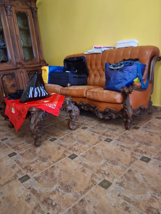 De vanzare fotolii si canapea si masuta stil baroc