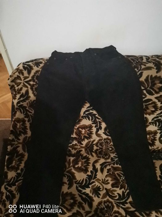 Pantaloni dama piele model deosenit second hamd l800$. & 350euro