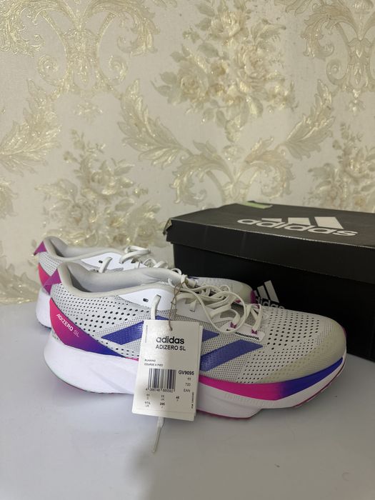 Оригинальные кроссовки Adidas новые