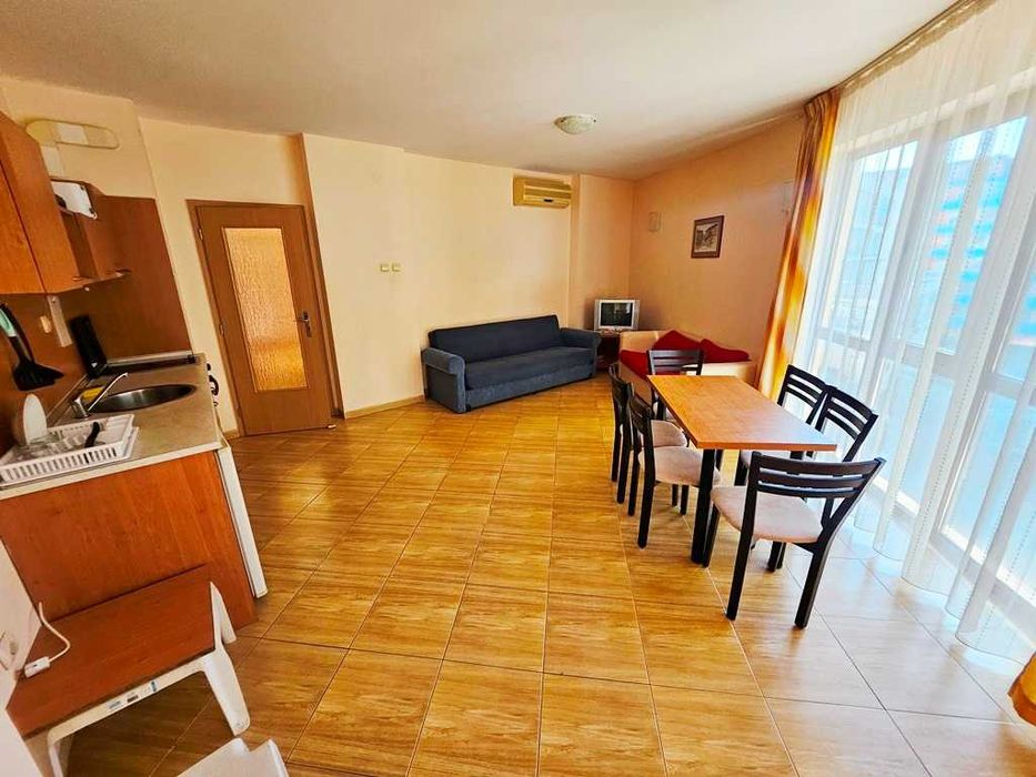 Продава се Тристаен апартамент в к.к. Слънчев бряг - 110 кв.м за 991 €/кв.м - Снимка #2
