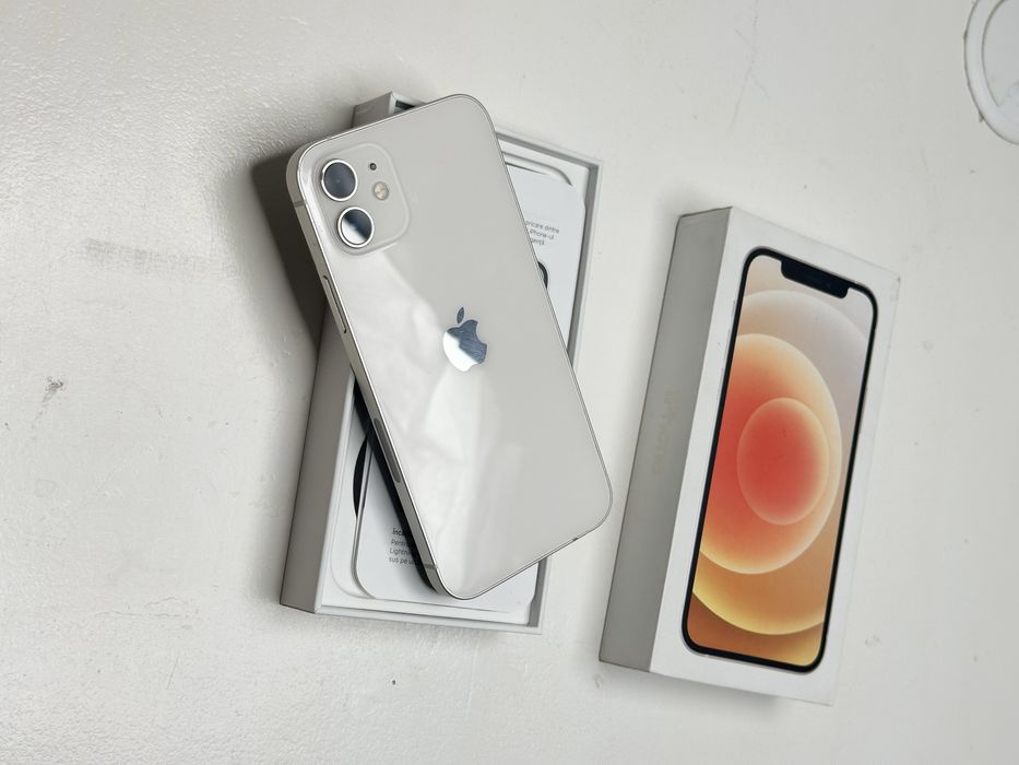 Iphone 12 хорошем состоянии