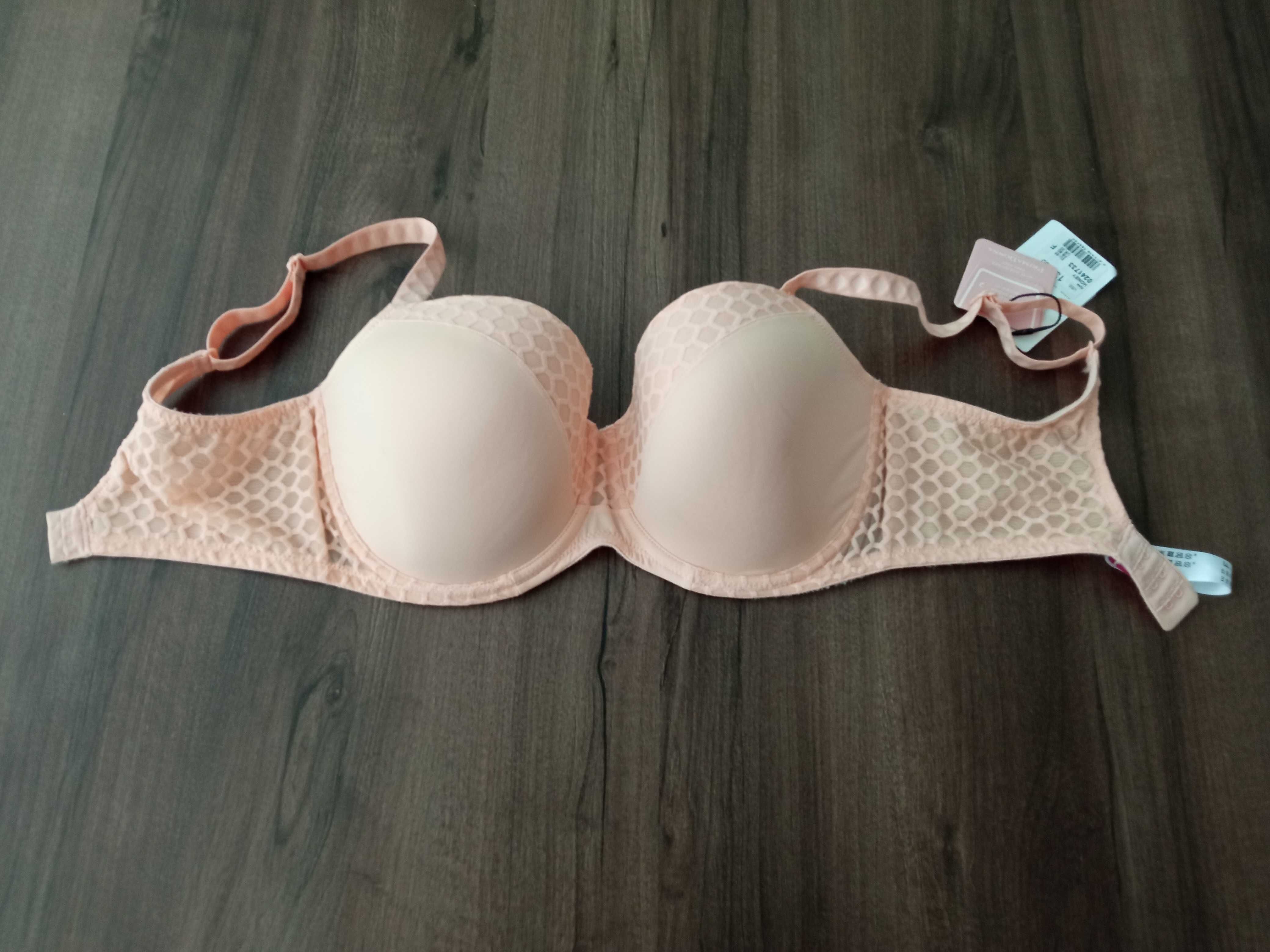 PRIMA DONNA TWIST сутиен с формована чашка  EU 65F, UK 30F, FR 80F