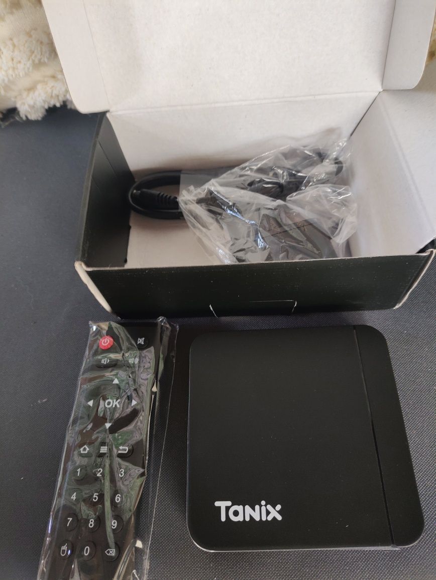 Tanix W2 Smart TV Box, 4 GB RAM, 64 GB stocare,TV BOX