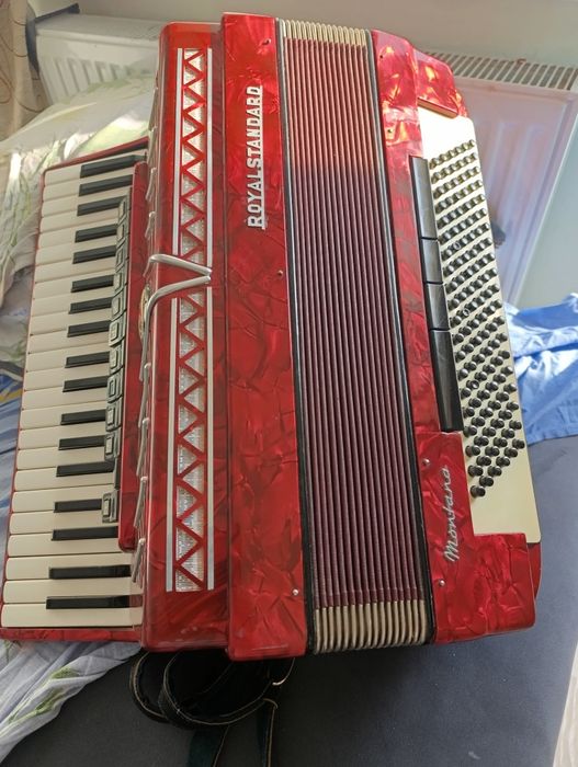 Акардион Royal standard 12 регистр