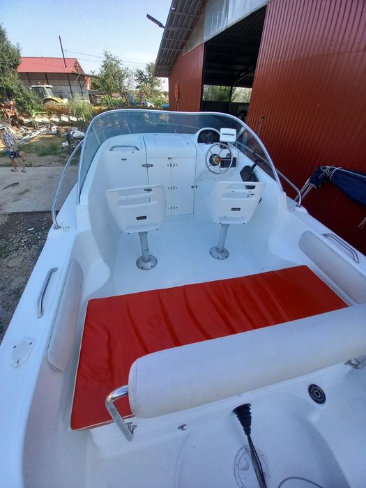 Barca cabinata Beneteau Flyer 570