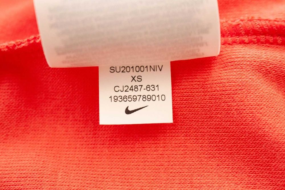нова Nike оригинална дамска горница суичър кроп модел XS-S