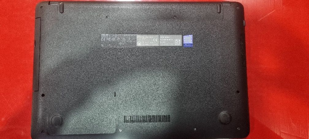 Noutbook Asus vivobook