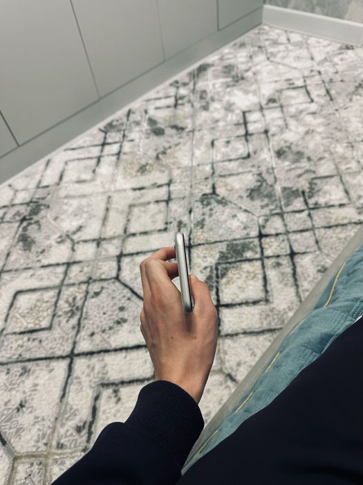 Айфон 11 срочноо