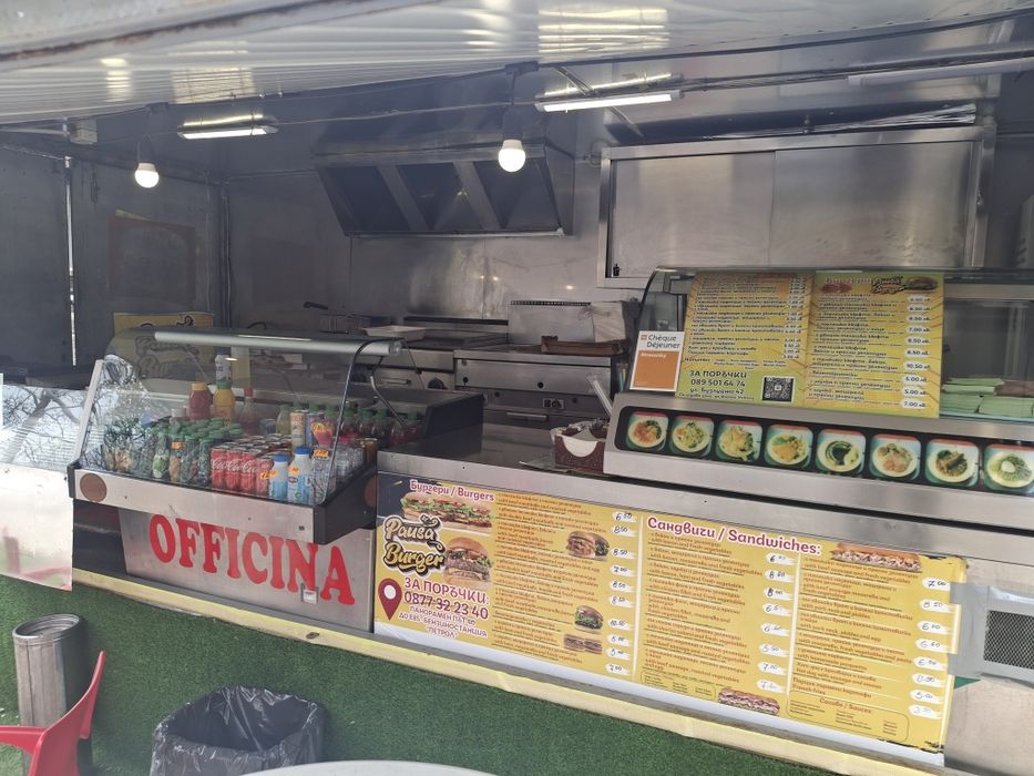 Кемпер оборудван  с професионална  кухня на газ.