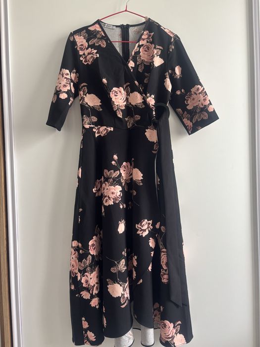 Женские плаатья.