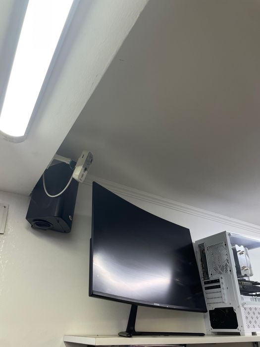 Игровой монитор 165 герц