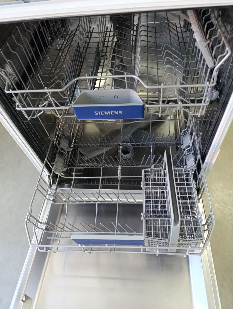 Съдомиялна SIEMENS IQ 300
