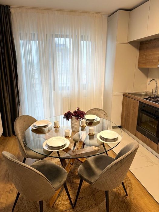 Inchiriez apartament 2 camere mamaia, loc de parcare-termen lung