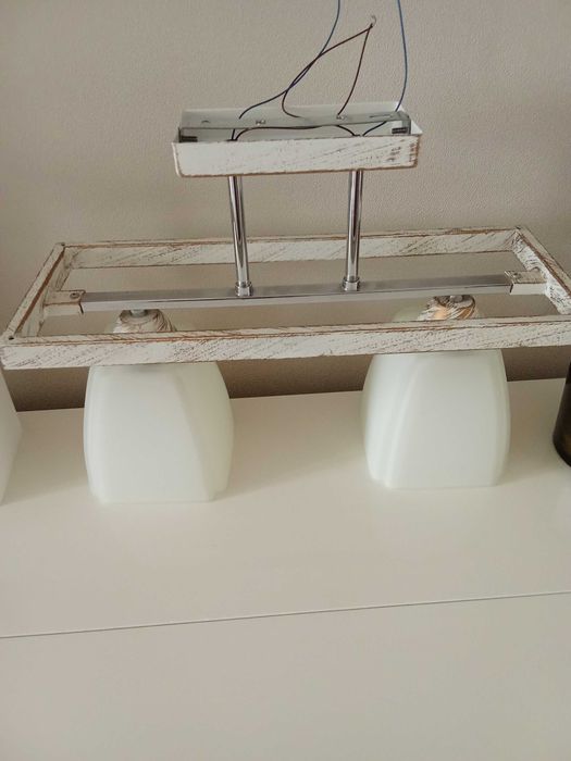 Продам небольшую люстру