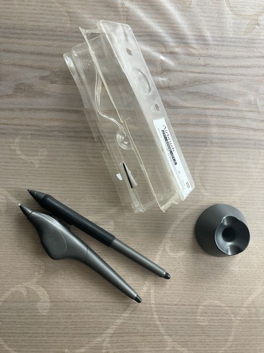 Wacom Intuos 3 с две четки