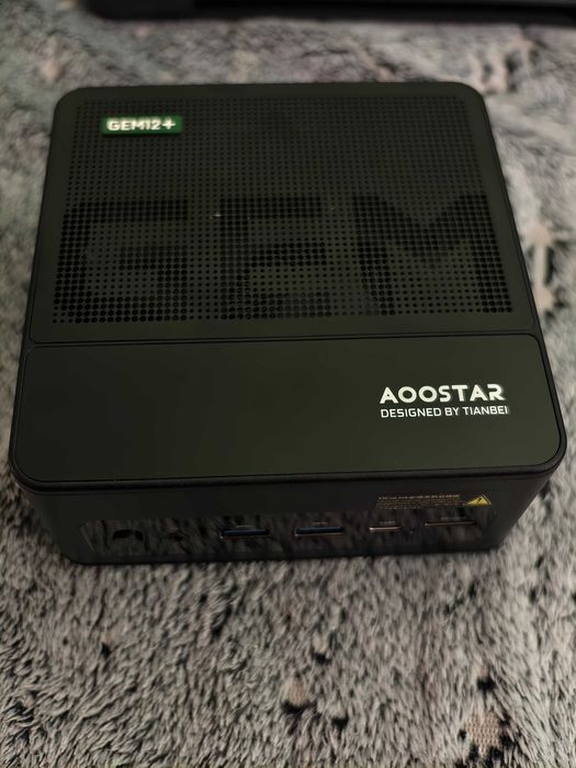 Mini PC Aoostar GEM12+ 8845HS Pro, 32GB DDR5, Oculink