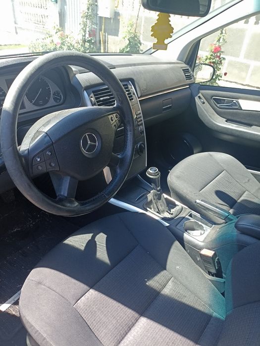 Mercedes Benz B200