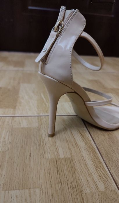 Vand sandale marca POE