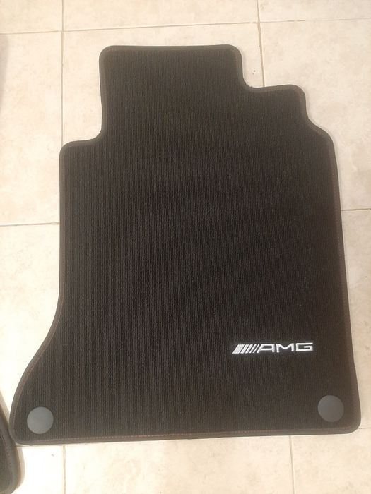 Мокетени стелки мерцедес mercedes w117 CLA С117 десен воланAMG