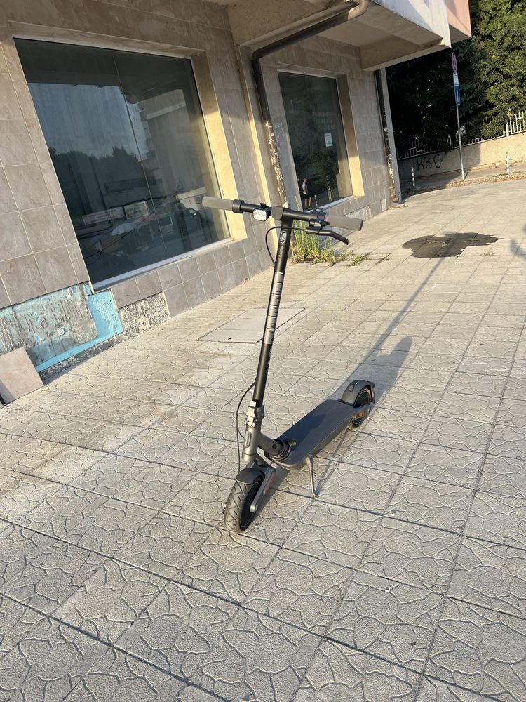 Електрическа тротинетка Xiaomi 4 Ultra в гранция