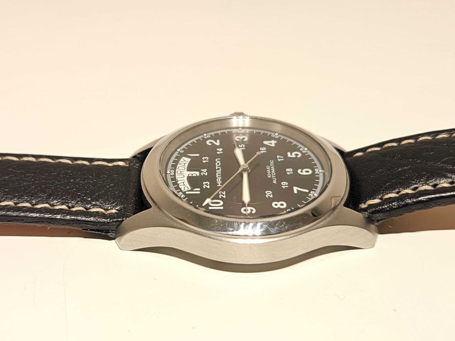 Продавам военнен пилотски стил автоматик  часовник Hamilton Khaki