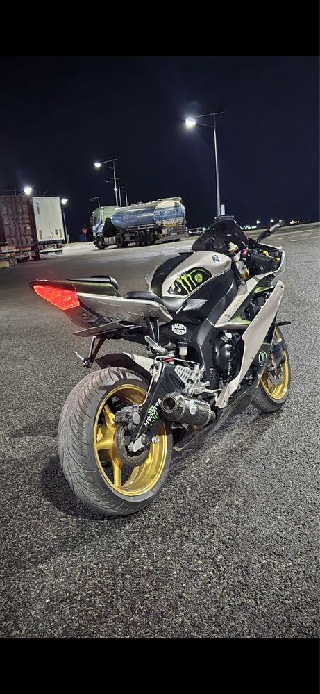 yamaha yzf r6                             .
