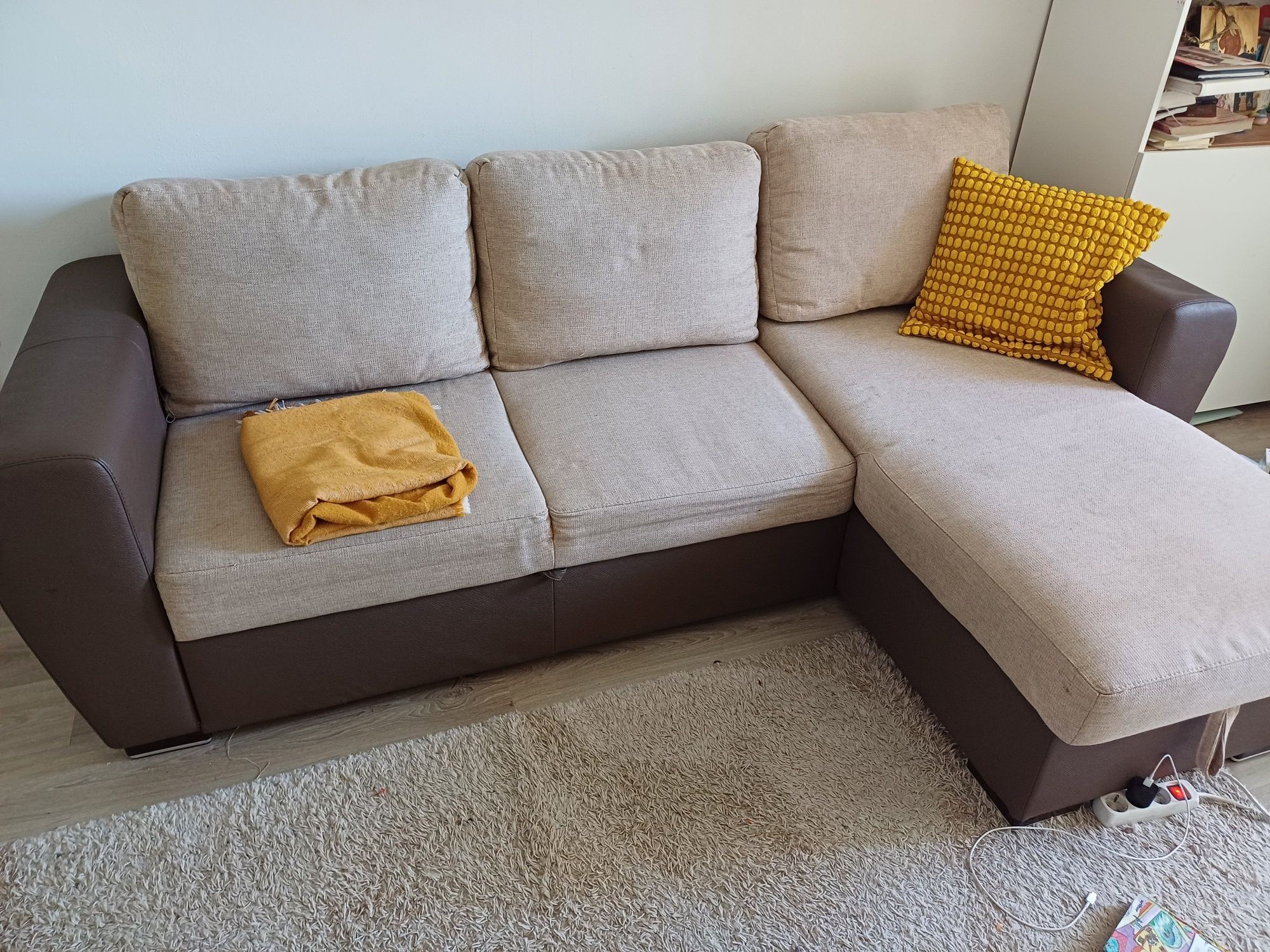 Canapea extensibila de 3 locuri