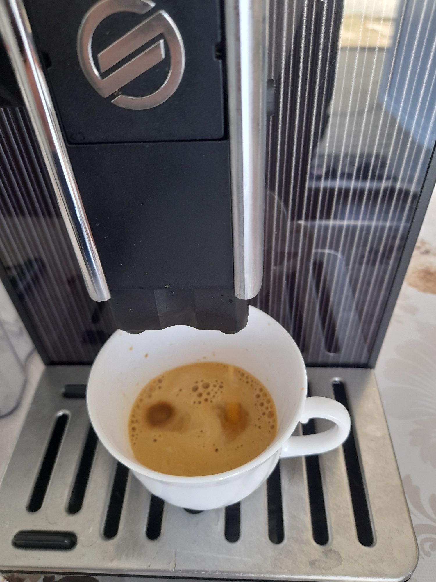 Vând expresor de cafea marca Saeco Gran Baristo