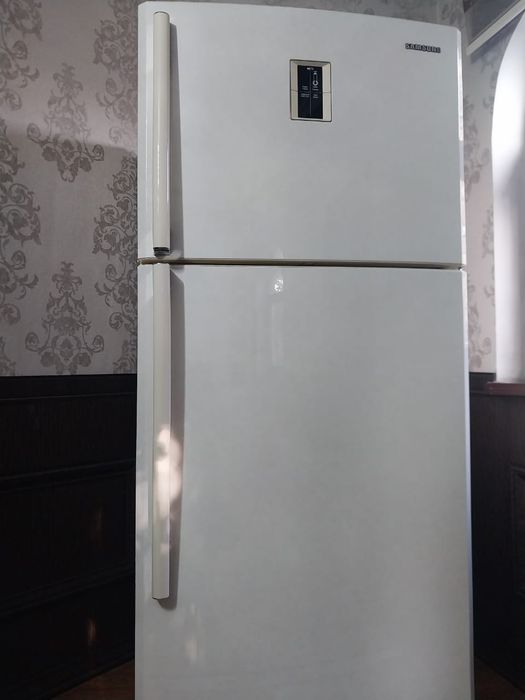 Холодильник Samsung