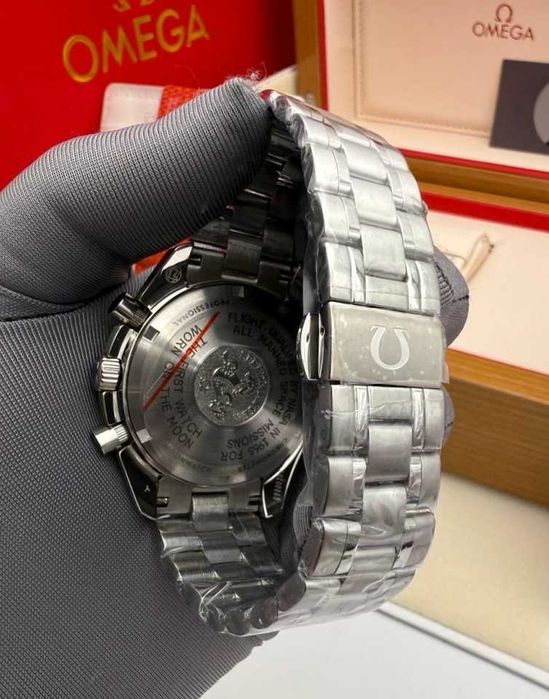 omega speedmaster silver blue
