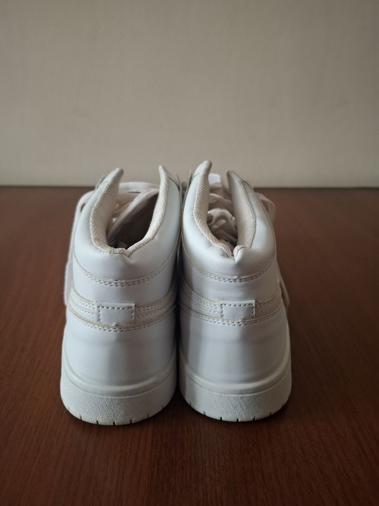 Кроссовки Air Jordan (практически новые)