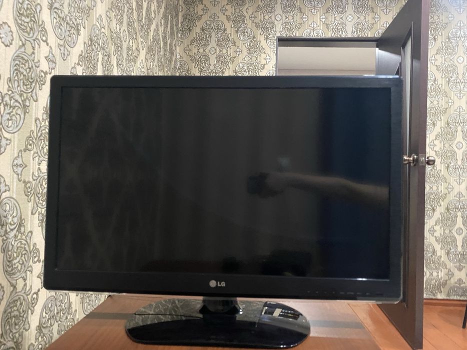 Продам Телевизор Lg в комплекте с тумбой