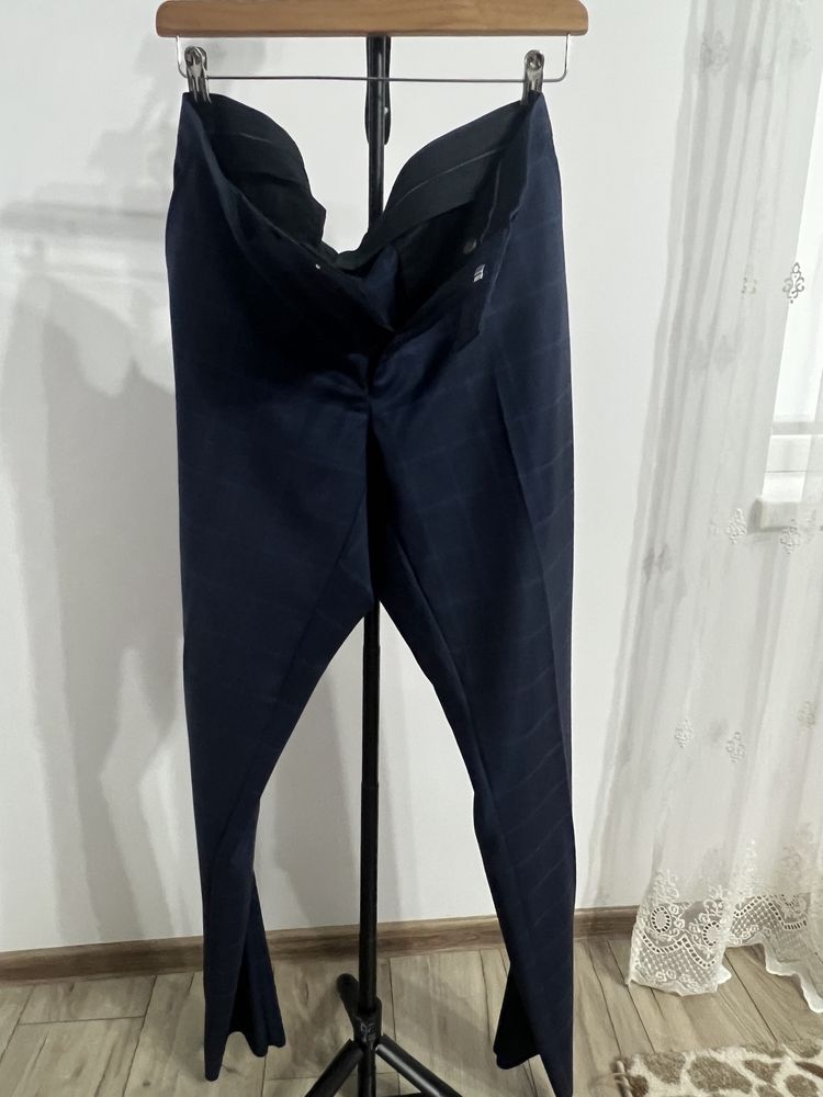 Costum barbati Ted Baker din lana marimea 42 R