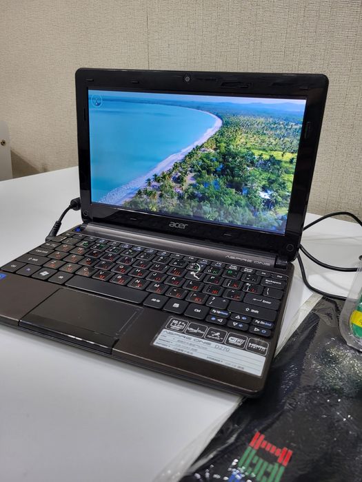 Нетбук Acer Aspire ONE D270