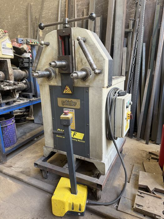 Машина за огъване