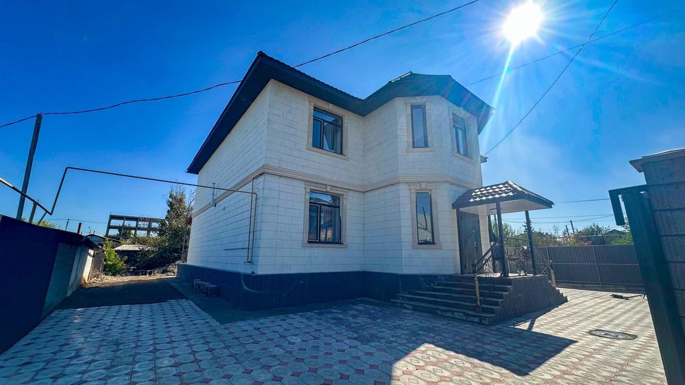 Новый 2-х этажный дом из кер. кирпича, хол высота потолков 6.3
