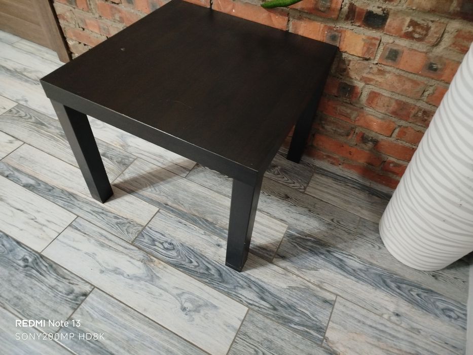 Продам стол журнальный IKEA