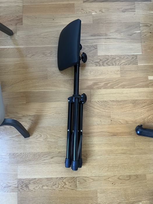 Cotieră neagră cu bază pentru tatuaje