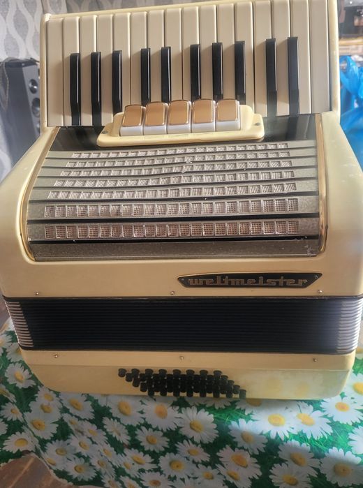 Акардиони в много добро състояние