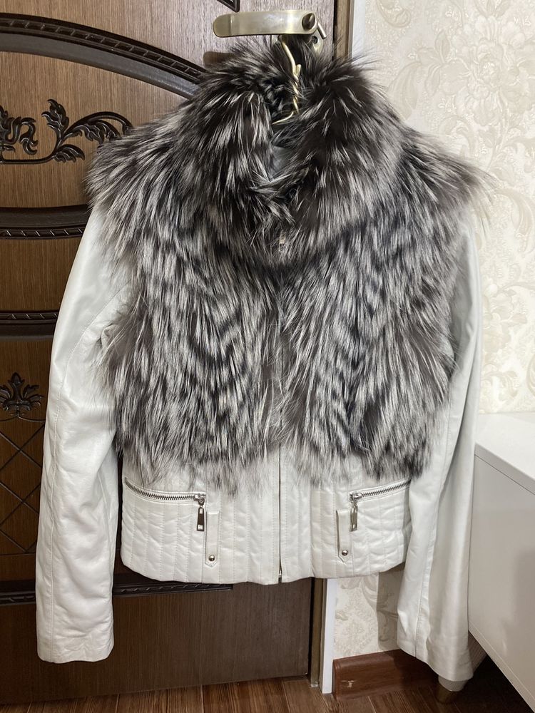 Натуральная кожаная куртка-жилет с мехом чернобурки турция