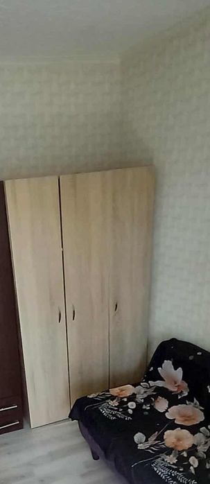 Vând șifonier 3 uși preț 300 roni urgent predare personală București