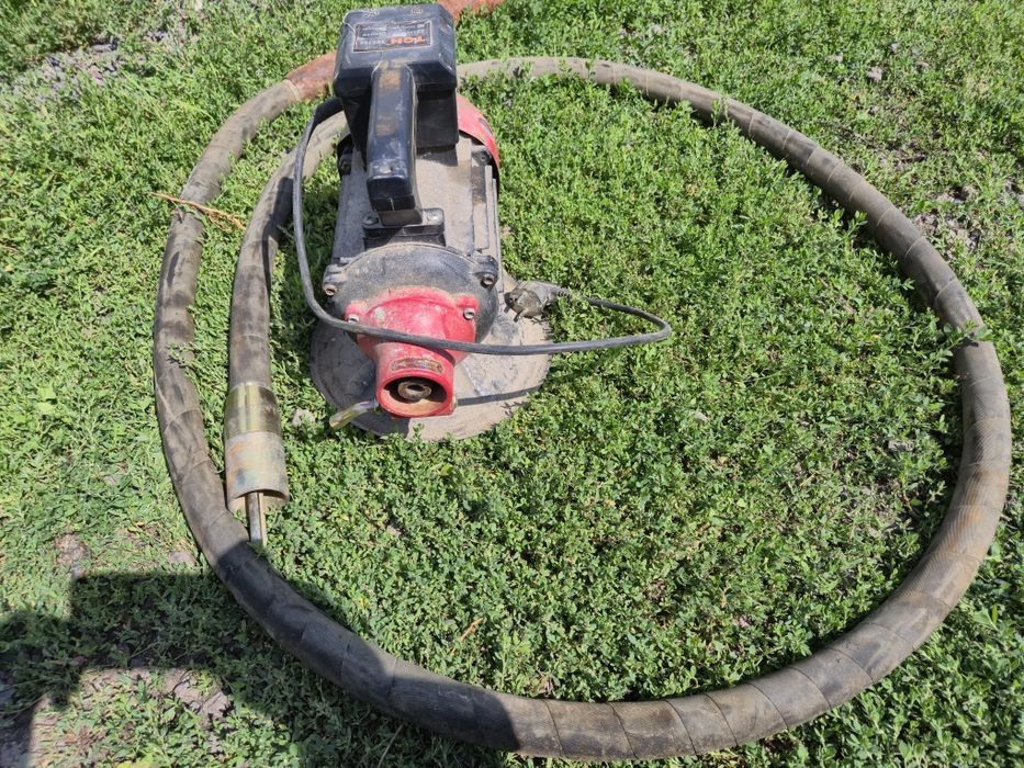 Вибратор глубинный