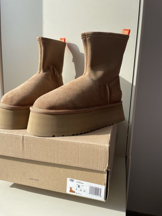 Ugg deeper marime 39