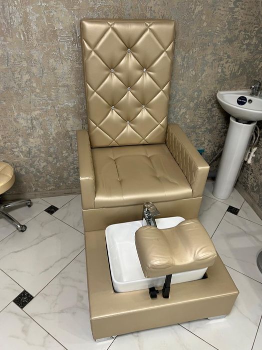 Продам б/у педикюрное кресло с мойкой