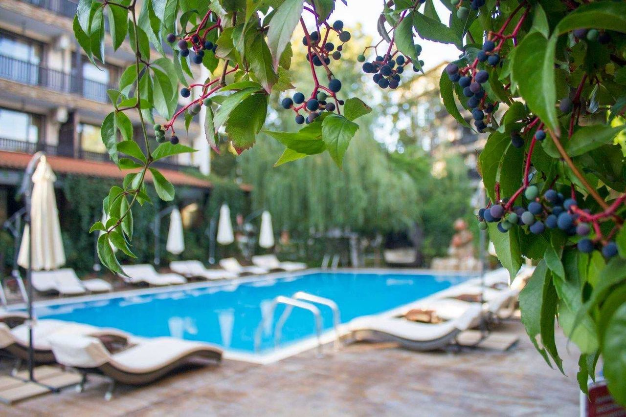 Продава се Ателие в Бургас, Лазур - 34 кв.м за 1324 €/кв.м - Снимка #7