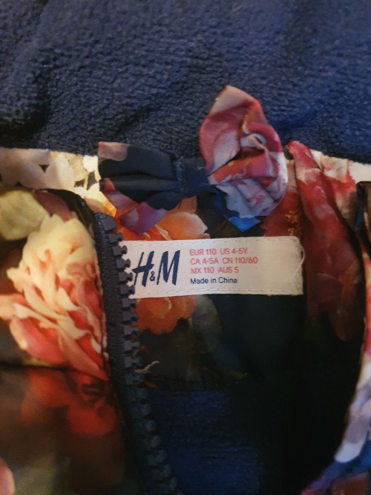 Грейка H&M , 110см. , 4-5г.
