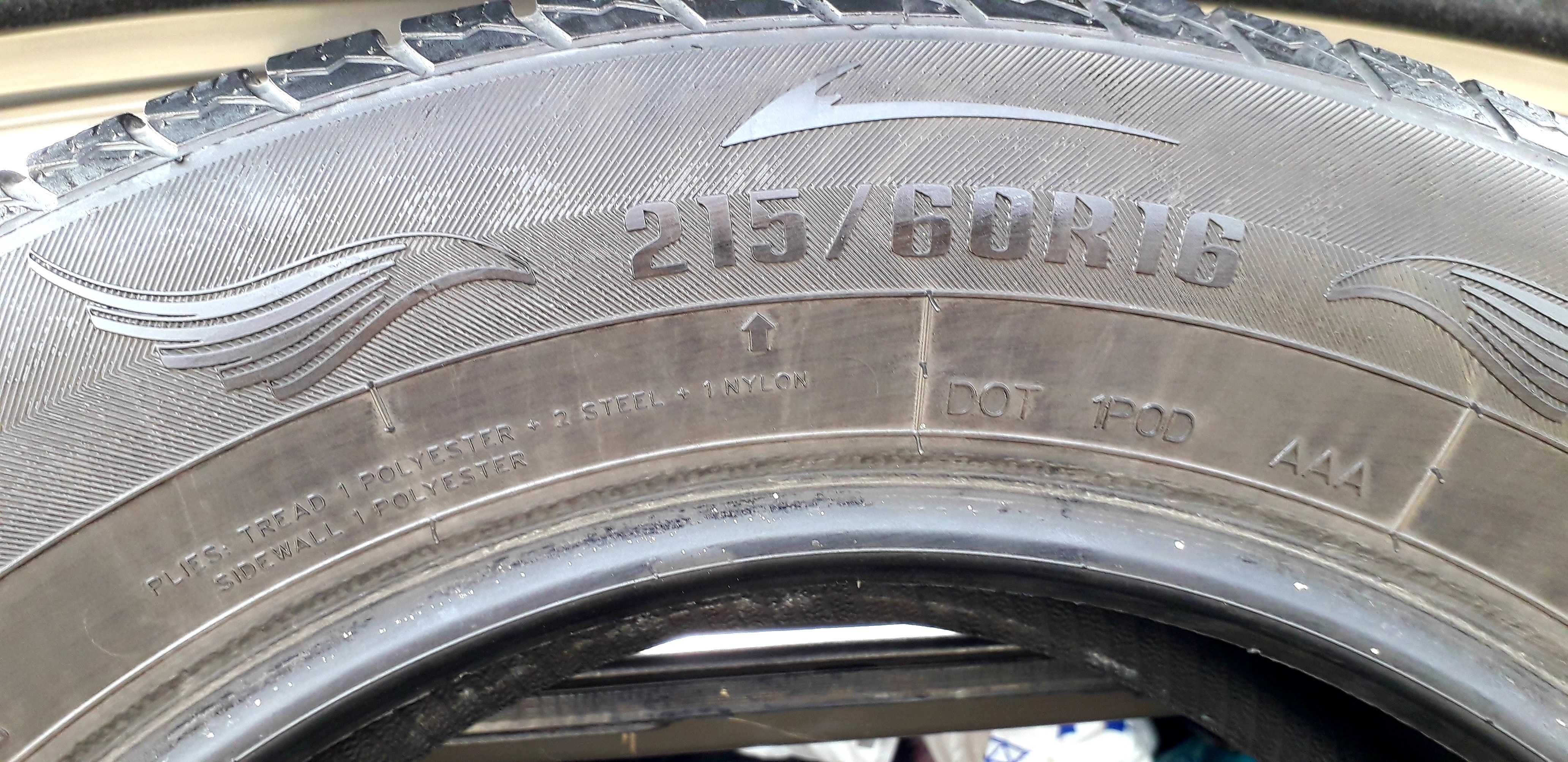 Зимние 2 шины б/у Powertrac Snowtour 215/60 R16