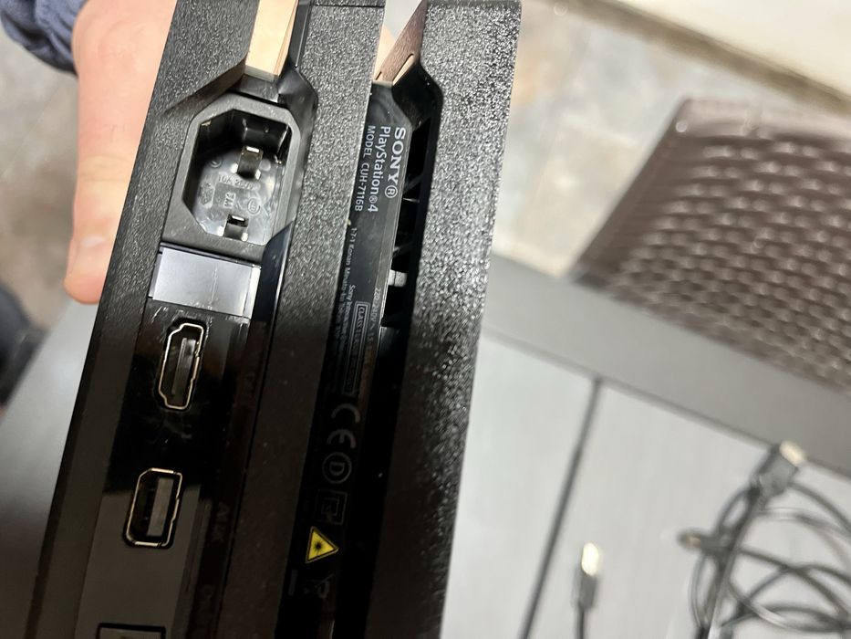 Play Station 4 PRO 1 TB