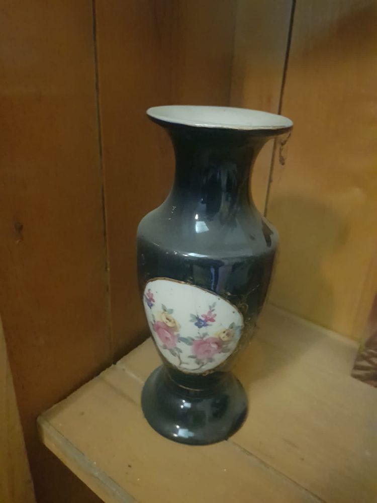 Vand vaze vechi de sticla din perioada comunista
