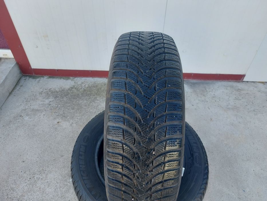 125 lei bucata! Doua anvelope M+S/IARNA 205 60 16 Michelin
